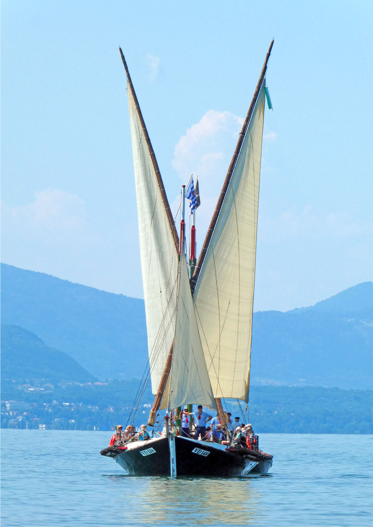 Voilier sur le lac